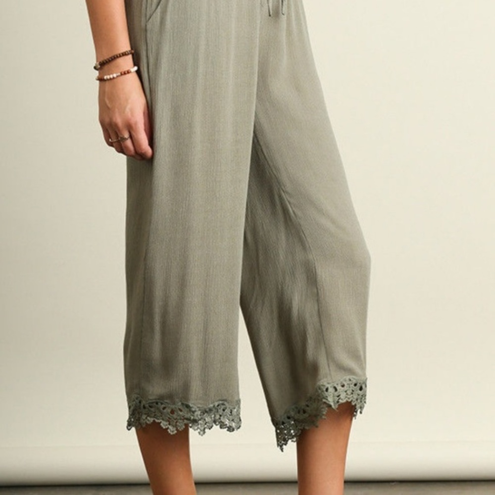 Umgee Olive Green Capri Pants